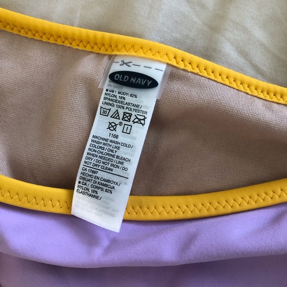 Old navy swimsuit - Picture 1 of 4